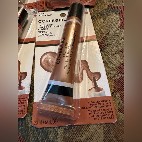 4 tubes -Bronze Stunner by Covergirl new in package - Picture 6 of 6